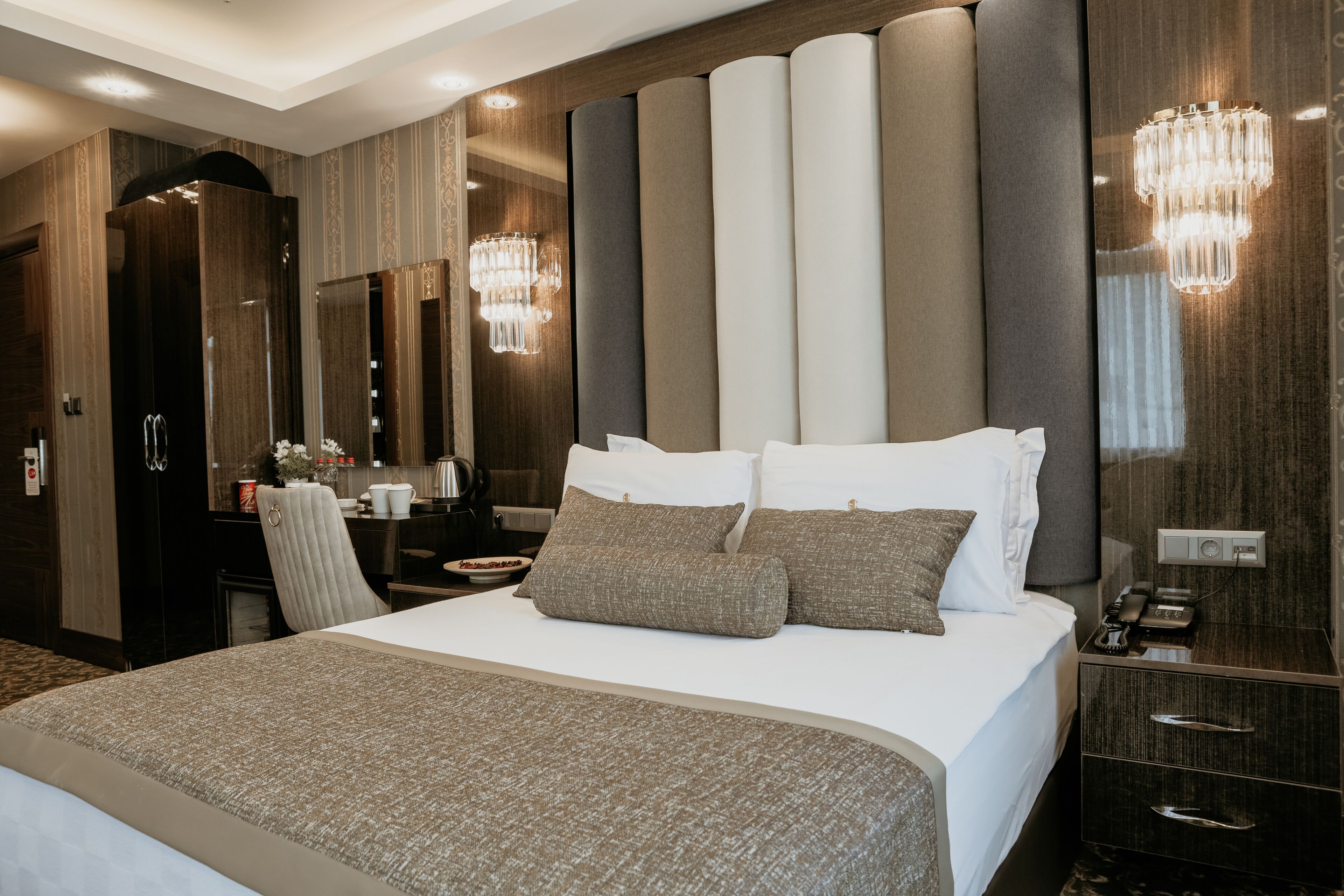 luxury room, 1 queen bed, sea view | 1 bedroom, egyptian cotton sheets, premium bedding, down duvets