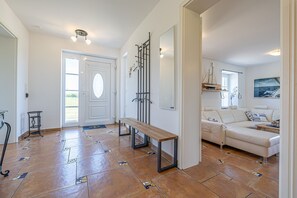 Unclassified image, 2 of 36, button