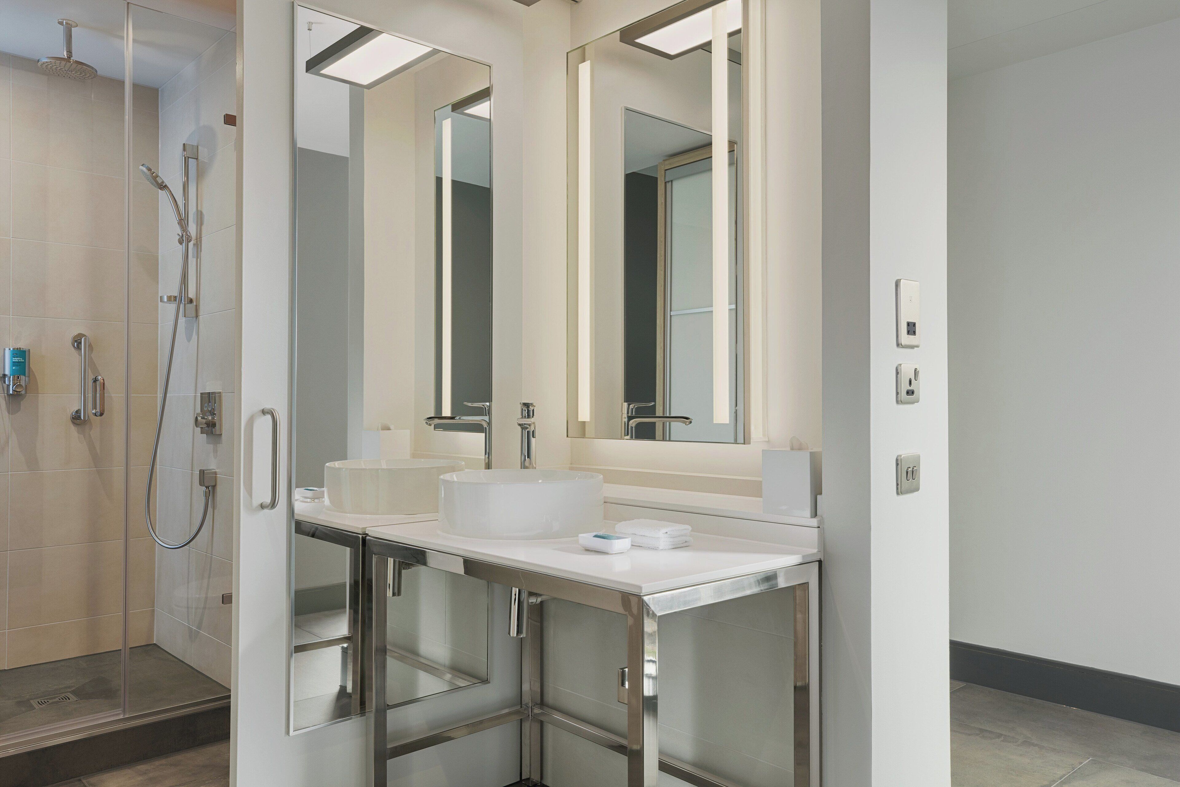 shower, rainfall showerhead, free toiletries, hair dryer