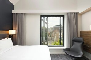 Room, 1 Queen Bed | Premium bedding, desk, laptop workspace, blackout drapes