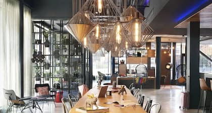 Moxy York