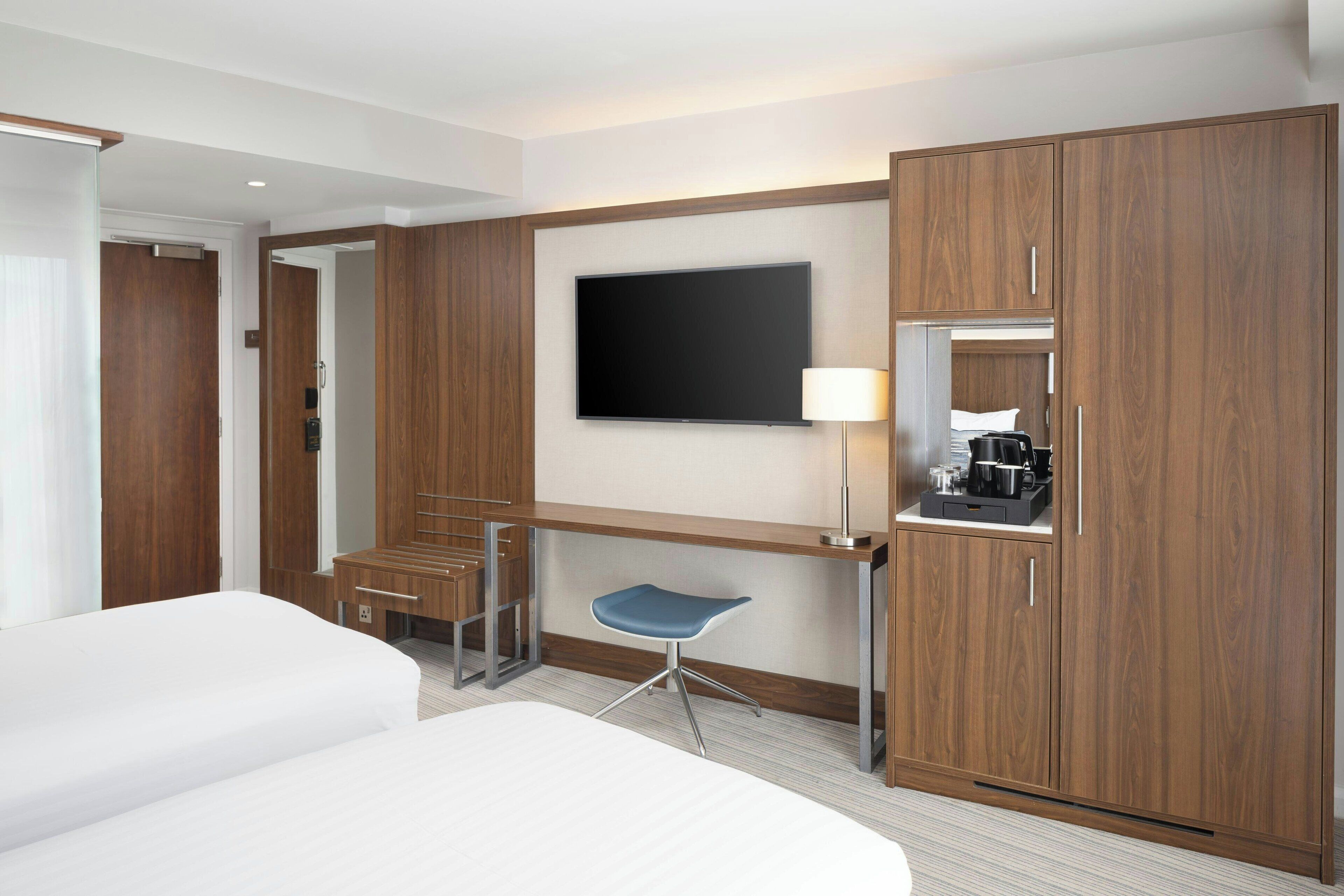 Photo - Courtyard by Marriott Oxford City Centre