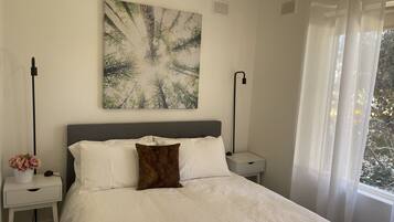 2 bedrooms, iron/ironing board, WiFi, bed sheets