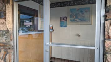 Check-in/check-out kiosk