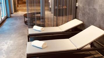 Sauna, steam room, massages