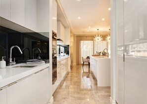 Deluxe House, 4 Bedrooms, Pool View | Private kitchen | Full-size fridge, microwave, oven, stovetop - Luxury 4 Bedroom Entertainer with Pool (Greenvale)