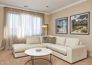 Living area - Luxury 4 Bedroom Entertainer with Pool (Greenvale)