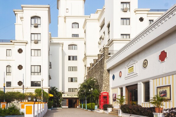 Vista frontal de la propiedad