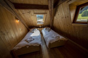 4 slaapkamers, een strijkplank/strijkijzer, wifi, beddengoed