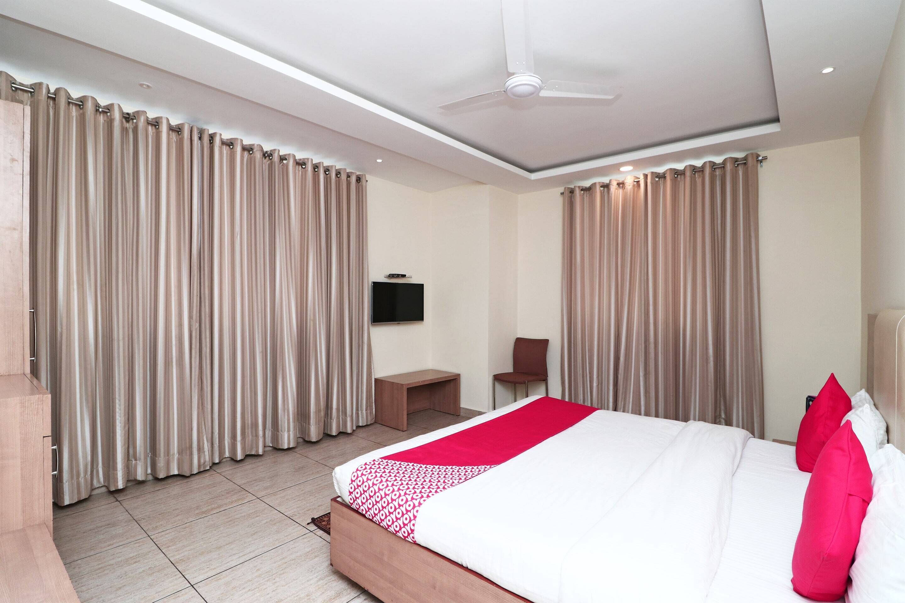 واي فاي مجانًا وملاءات أسرّة