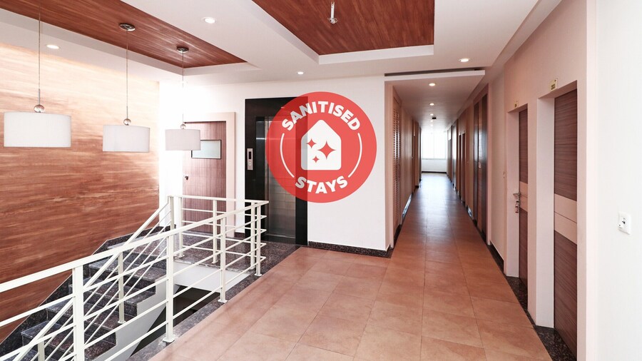 OYO 4477 City Square Hotel