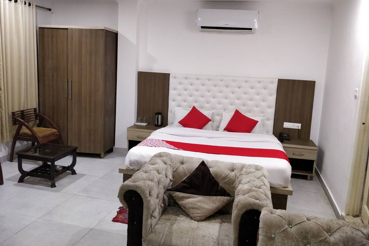 Suite, 1 King Bed | Free WiFi