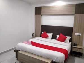 Deluxe Double Room, 1 King Bed | Free WiFi