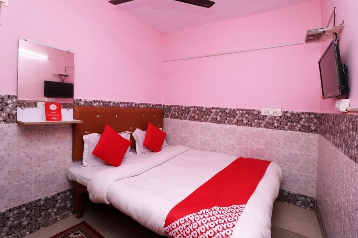 In-room safe, laptop workspace, free WiFi, bed sheets
