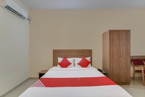 Double or Twin Room | Soundproofing, free WiFi, bed sheets - OYO Flagship 29620 New Champion Residency (Bengaluru)