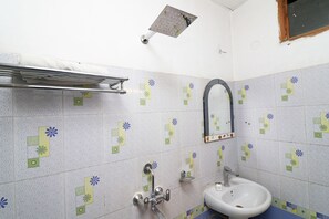 Double or Twin Room | Bathroom | Towels