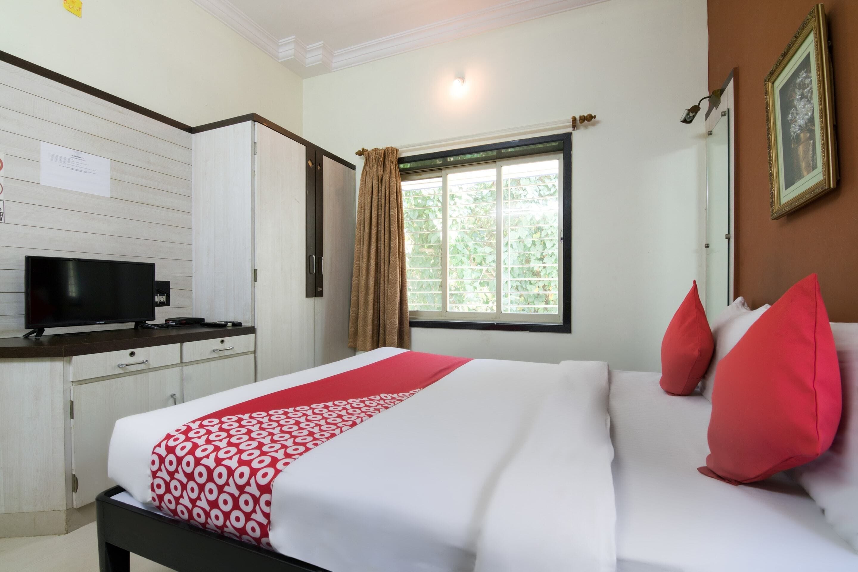 Standard Double Room | Free WiFi, bed sheets