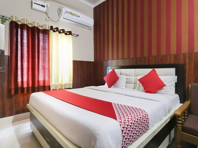 OYO 35382 Hotel Moon Light