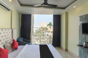 Free WiFi, bed sheets - Capital O 19964 Aspiring Inn (Kolkata)