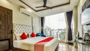 واي فاي مجانًا وملاءات أسرّة