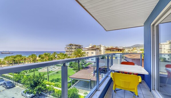 Basic İki Ayrı Yataklı Oda, 1 Yatak Odası, Deniz Manzaralı | Ücretsiz kablosuz İnternet, çarşaf takımı 