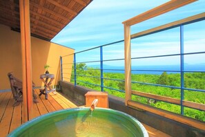Bathtub spa outdoor