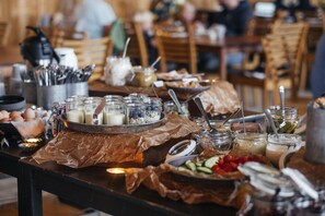 Free daily buffet breakfast - Hotell Isbolaget (Donsö)