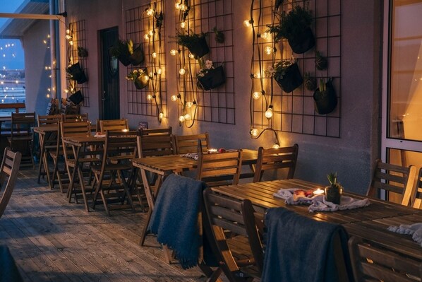 Outdoor dining - Hotell Isbolaget (Donsö)