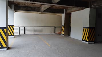 Bãi đậu xe tự phục vụ miễn phí