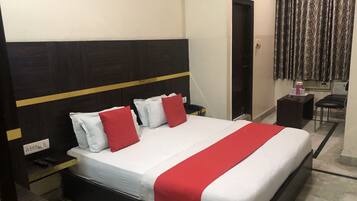 Standardzimmer | Zimmersafe, Schreibtisch, laptopgeeigneter Arbeitsplatz