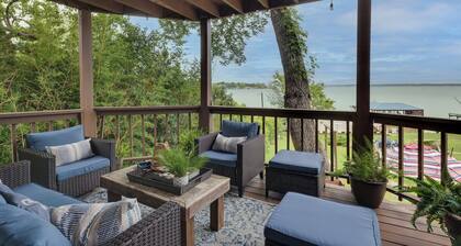 Lakehouse: Hot Tub, Waterslide, Game Room & Kayaks