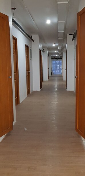 Interior - Condo near diving spots +fast wifi+netflix (Lapu-Lapu City)