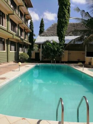 Utomhuspool