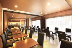 Dining - AQA Hotel Annex (Saku)