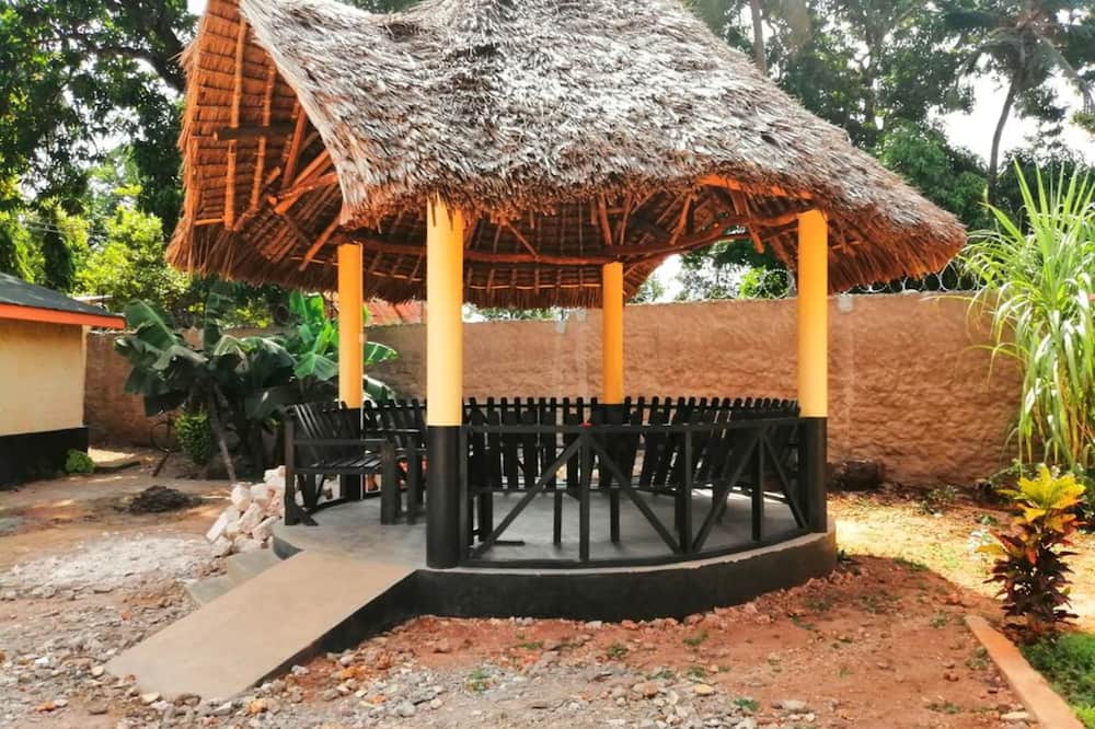 Diani Travelers Guest House
