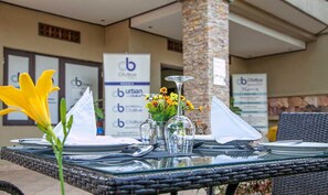 Breakfast, lunch and dinner served - Kanyinya Hills Hotel (Kigali)