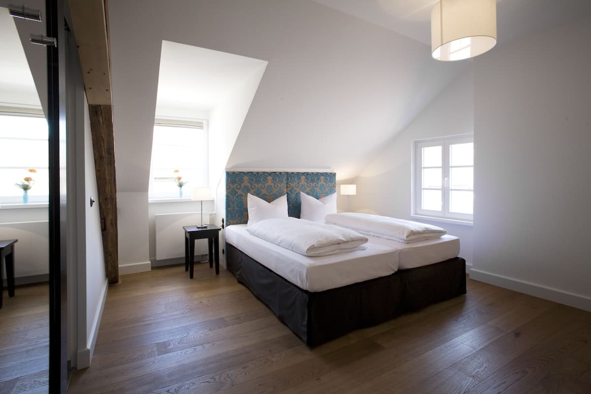 Big Deluxe Double Room | Hypo-allergenic bedding, in-room safe, individually decorated, desk
