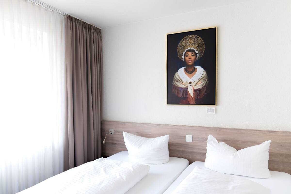 Business Double Room | Hypo-allergenic bedding, in-room safe, desk, blackout curtains