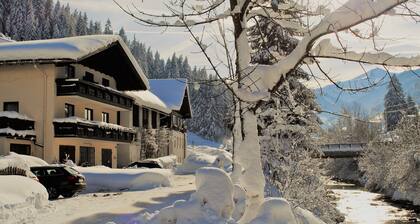 Naturhaus Andrea Guided mountain hiking experiences, fairy tales, vacation apartments