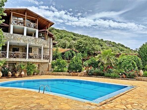 Seasonal outdoor pool - Kas Dogapark Otel (Kas)