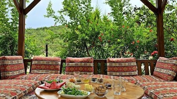 Frokost, lunsj og middag serveres