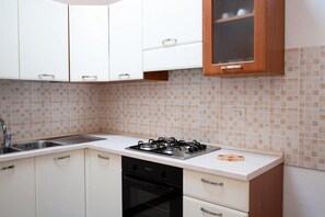 Apartment, 1 Bedroom | Private kitchen