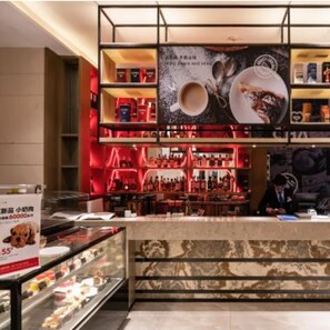 Daily buffet breakfast (CNY 58 per person)