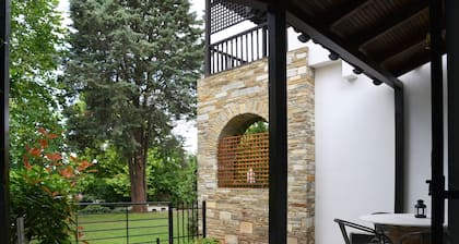 B Home in Panorama Thessaloniki