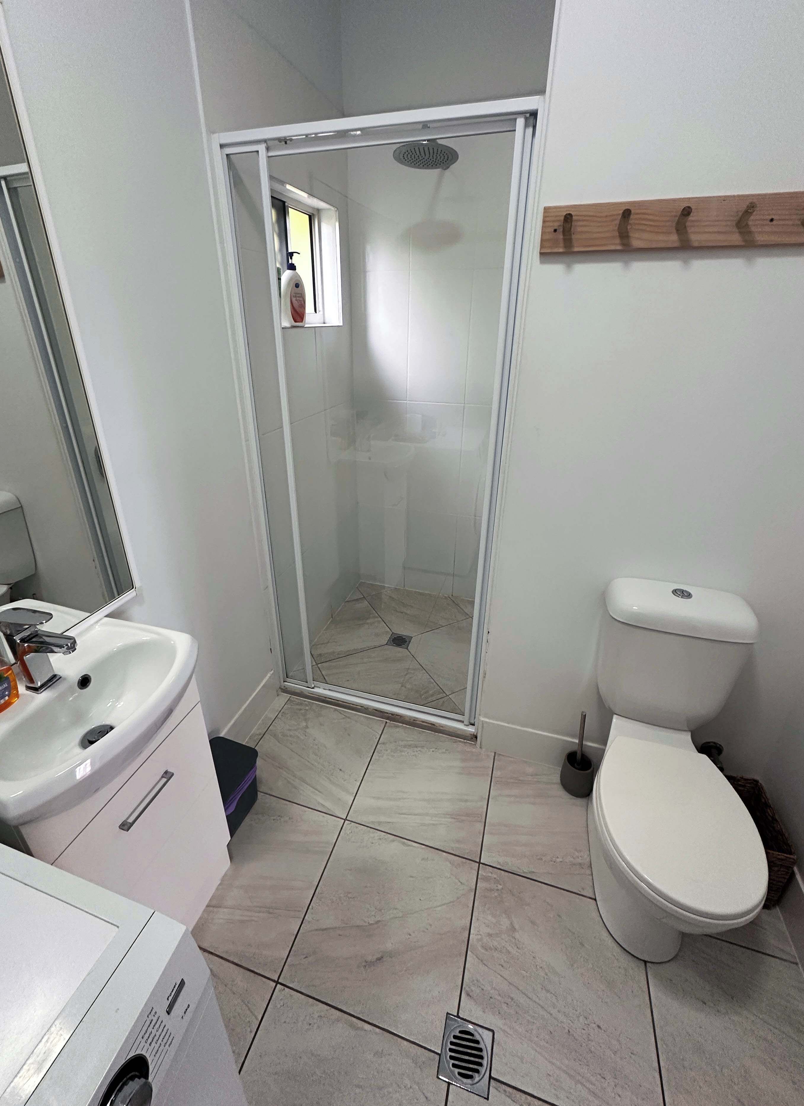 Douche, serviettes fournies