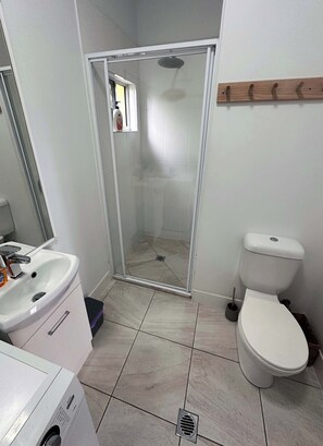 Shower, towels