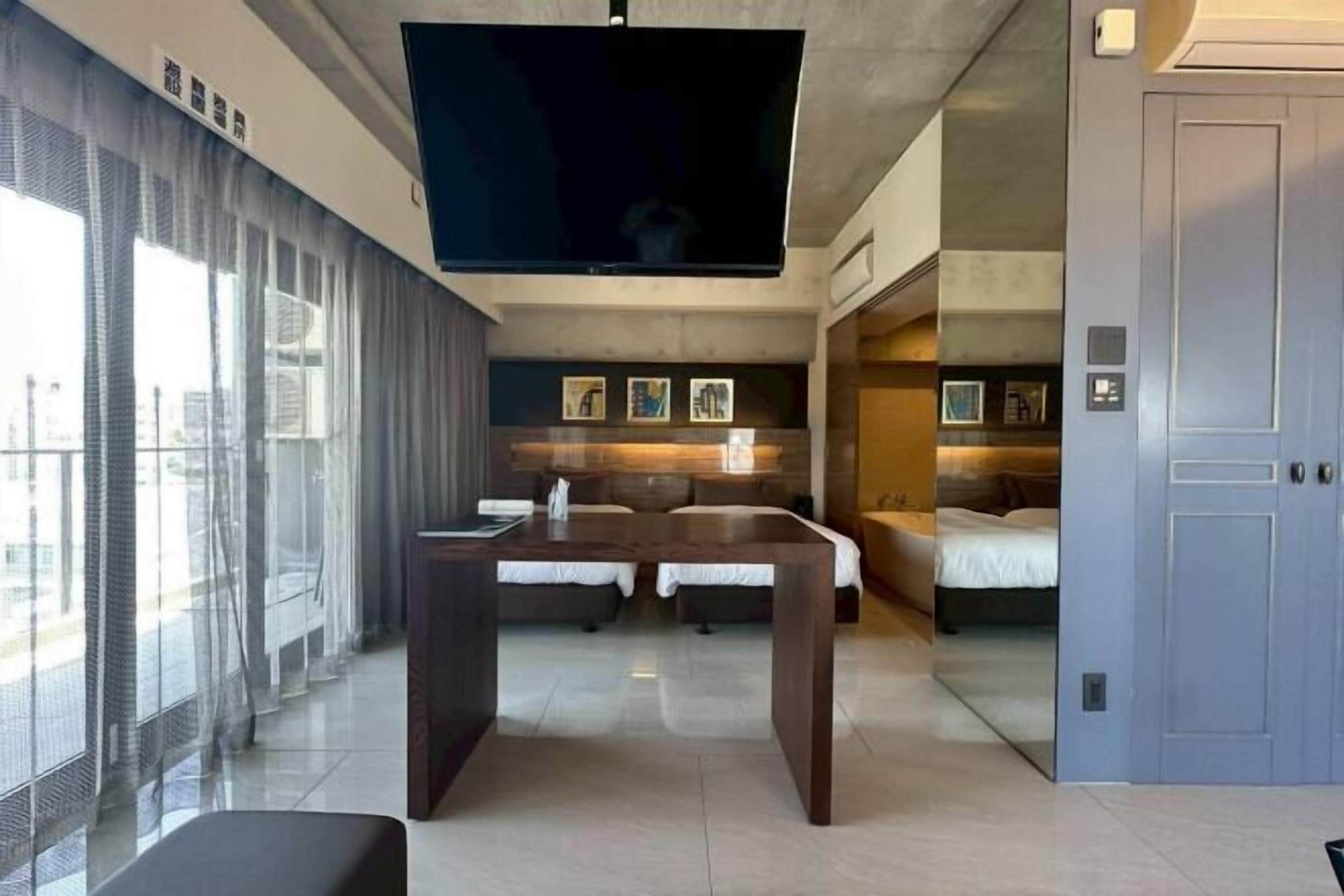 Seprai premium, selimut bulu angsa, bantalan ekstra lembut, dan brankas