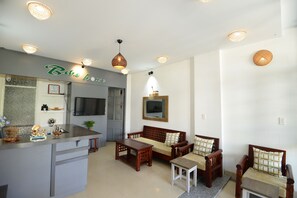 Reception - Bobo House (Da Nang)