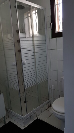 Douche, papier toilette
