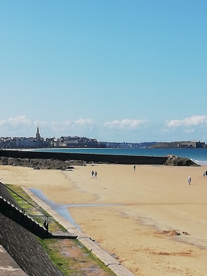 Vlak bij het strand